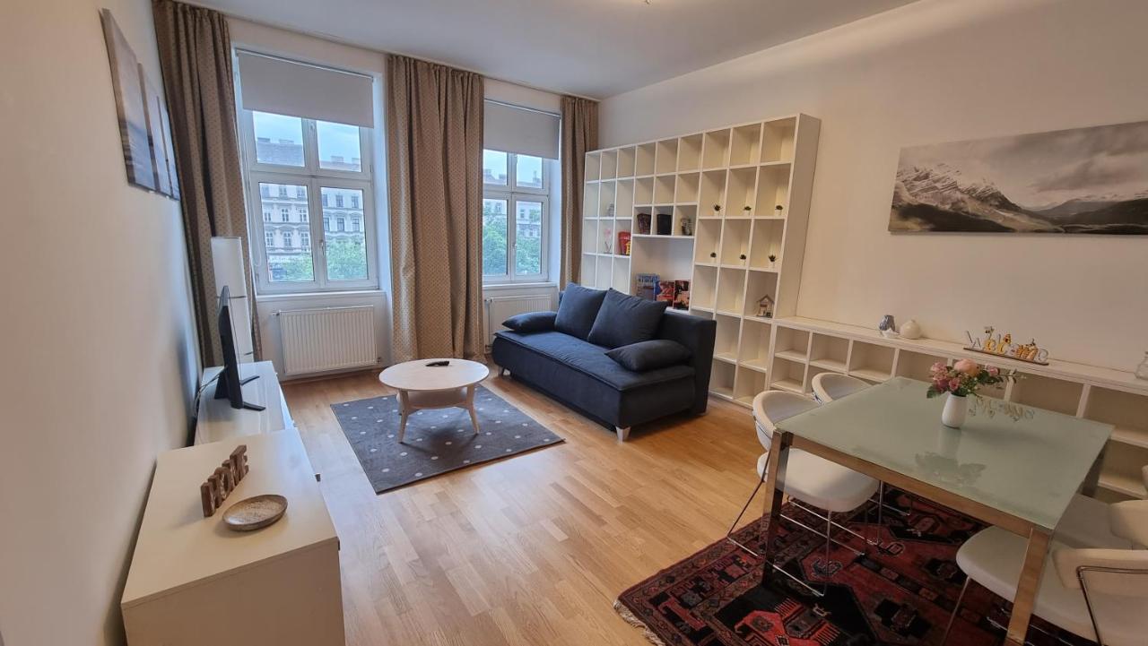 Sunny Apartment Next To Metro 1Br Viena Exterior foto