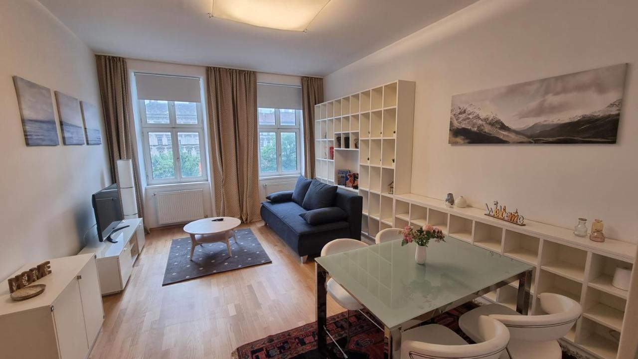 Sunny Apartment Next To Metro 1Br Viena Exterior foto