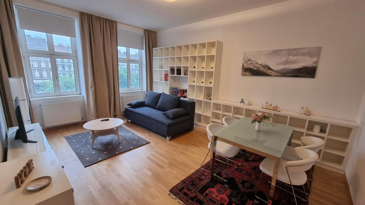 Sunny Apartment Next To Metro 1Br Viena Exterior foto