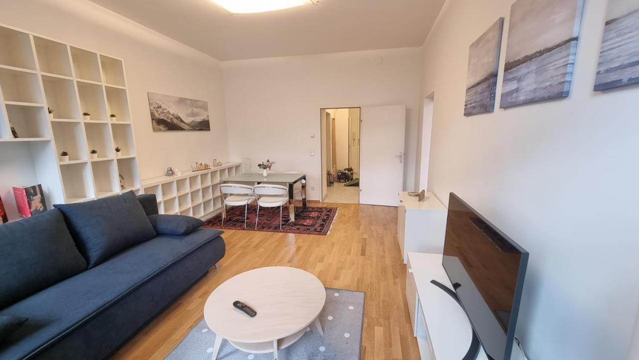 Sunny Apartment Next To Metro 1Br Viena Exterior foto