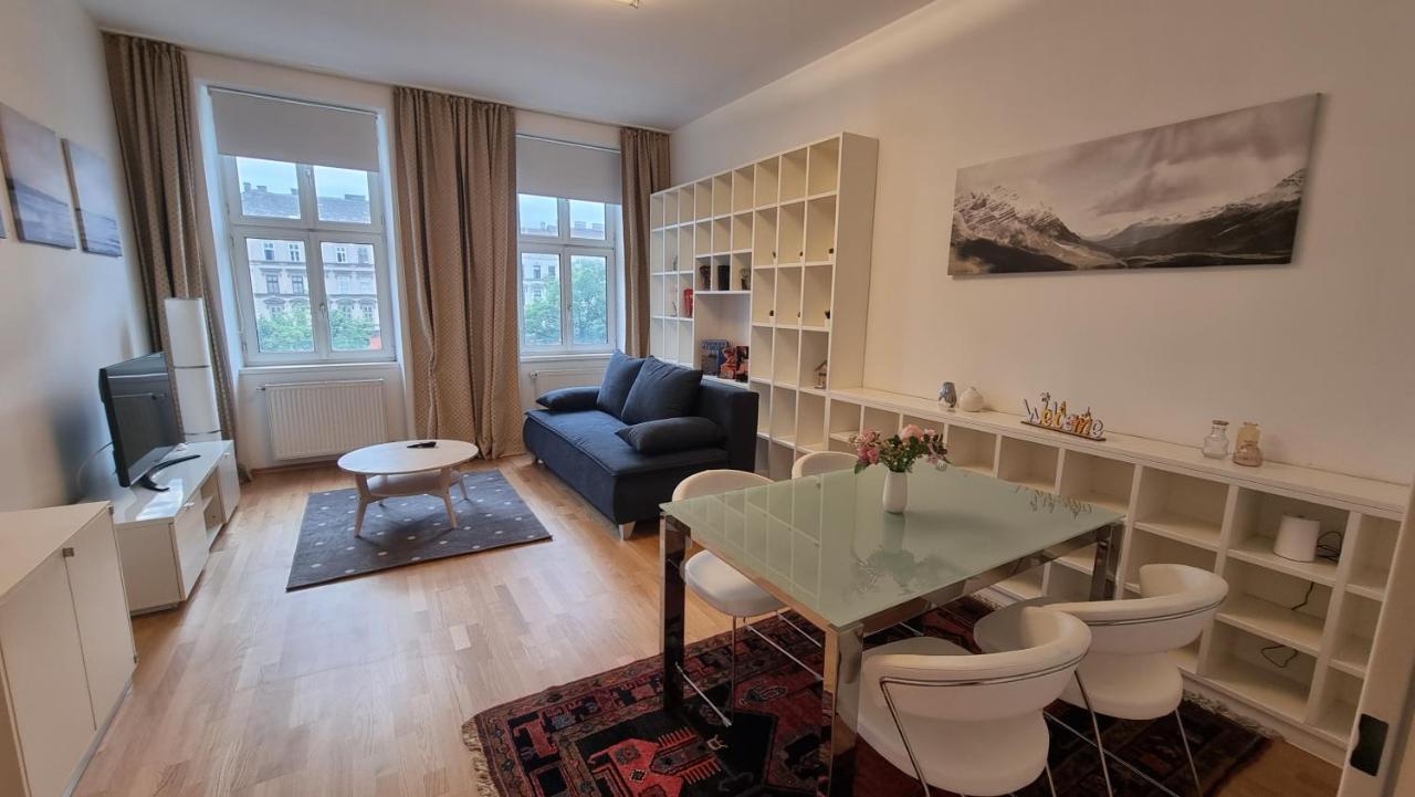 Sunny Apartment Next To Metro 1Br Viena Exterior foto