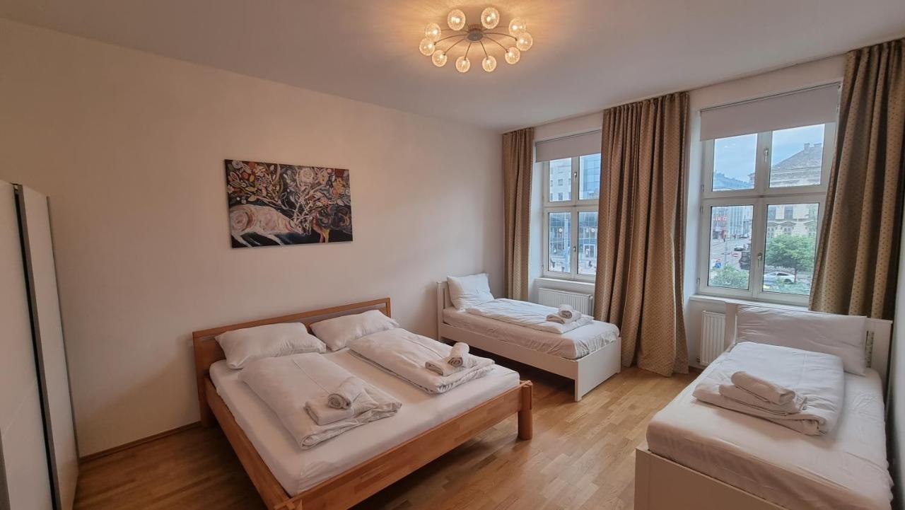 Sunny Apartment Next To Metro 1Br Viena Exterior foto